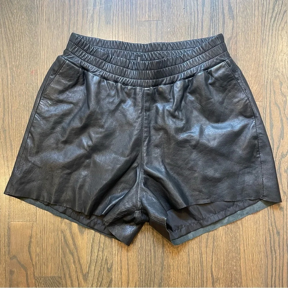 MAURITIUS 100% Lamb Leather DIJA LEATHER SHORTS size 8 - Picture 3 of 11